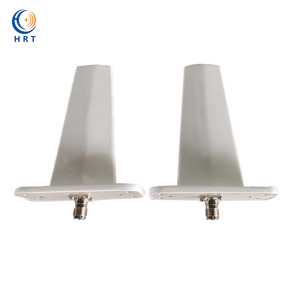 VHF 250-300MHz wideband blade antenna